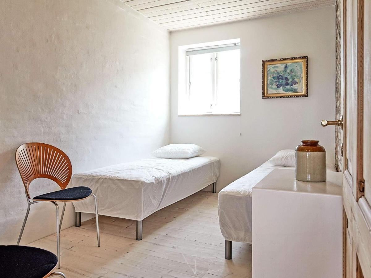 6 Person Holiday Home In Svaneke Kültér fotó